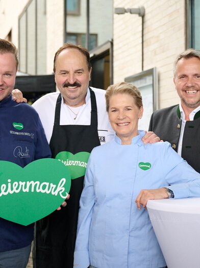 Die Kochstars Richard Rauch, Johann Lafer und Cornelia Poletto mit Michael Feiertag (GF Steirische Tourismus und Standortmarketing GmbH/STG) | © STG | Catrin-Anja Eichinger