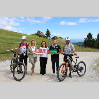 von links: Bernd Mara (Vizebürgermeister Maria Lankowitz und Radexperte), Elfriede Pfeifenberger (LEADER Managerin Lipizzanerheimat), Susanne Haubenhofer (GF Erlebnsiregion Graz), Thomas Apfelthaler (Finanzreferent ER Graz), Markus Pekoll (MTB-Koordinator des Landes Steiiermark) | © Region Graz | Vanessa Züttl