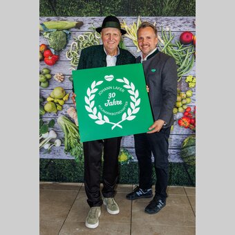 Johann Lafer und Michael Feiertag feiern 30 Jahre Zusammenarbeit mit der STG  | © SYMBOL