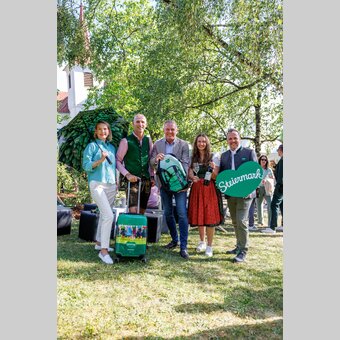 von links: Claudia Rossbacher (Steirer-Krimiautorin), Landesrat Willibald Ehrenhöfer, Landeshauptmann Mario Kunasek, Stefanie Leitner (Weingut Leitner, Ilztal) und STG-Geschäftsführer Michael Feiertag eröffnen nicht nur die Grüne Nacht, sondern die Urlaubssaison in der Steiermark. | © STG | Erwin Scheriau
