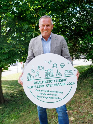 Landeshauptmann Mario Kunasek startet die neue Qualitätsbettenoffensive für steirische Beherberger.  | © STG | Erwin Scheriau