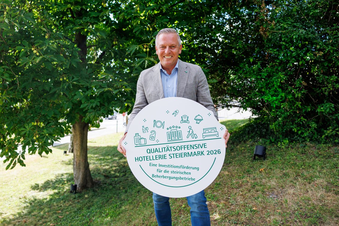 Landeshauptmann Mario Kunasek startet die neue Qualitätsbettenoffensive für steirische Beherberger.  | © STG | Erwin Scheriau