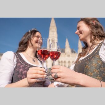 Zum Wohl beim 27. Steiermark-Frühling | © STG | Rene Strasser