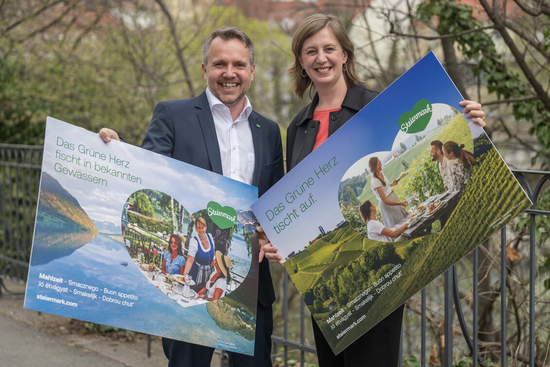 Tourismuslandesrätin Barbara Eibinger-Miedl und Michael Feiertag, GF Steirische Tourismus und Standortmarketing GmbH  | © STG | Jürgen Fuchs