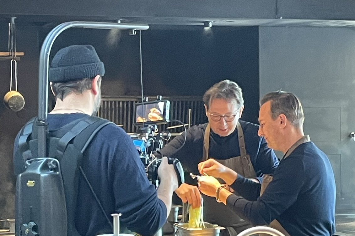 Tim Raue mit Sternekoch Heinz Reitbauer | © STG | Elisabeth Perl