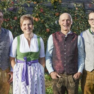 Organic fruit farm Schloffer_Family_Eastern Styria | © Bio Obsthof Schloffer Organic fruit farm Schloffer_Family_Eastern Styria | © Bio Obsthof Schloffer