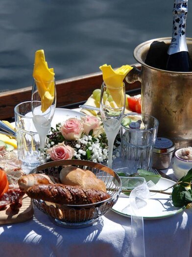 Buch&Boot, Altaussee, Plättenfrühstück | Boote Salzkammergut | © Boote Salzkammergut