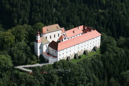 Castle Festenburg_from outside_Eastern Styria | © Burg Festenburg