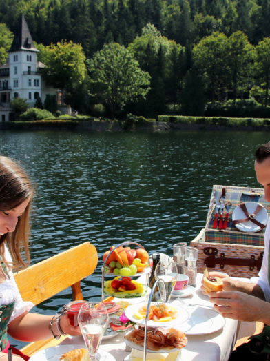 Aperitif, Grundlsee, Aperitif-Genuss | Schifffahrt Grundlsee / Astrid Eder | © Schifffahrt Grundlsee / Astrid Eder