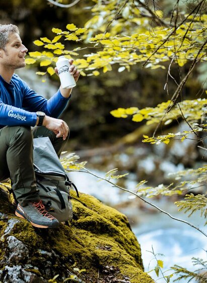 Gesäuse Shirt in der Saisonfarbe blau | © Thomas Sattler | thmas sattler | © Thomas Sattler