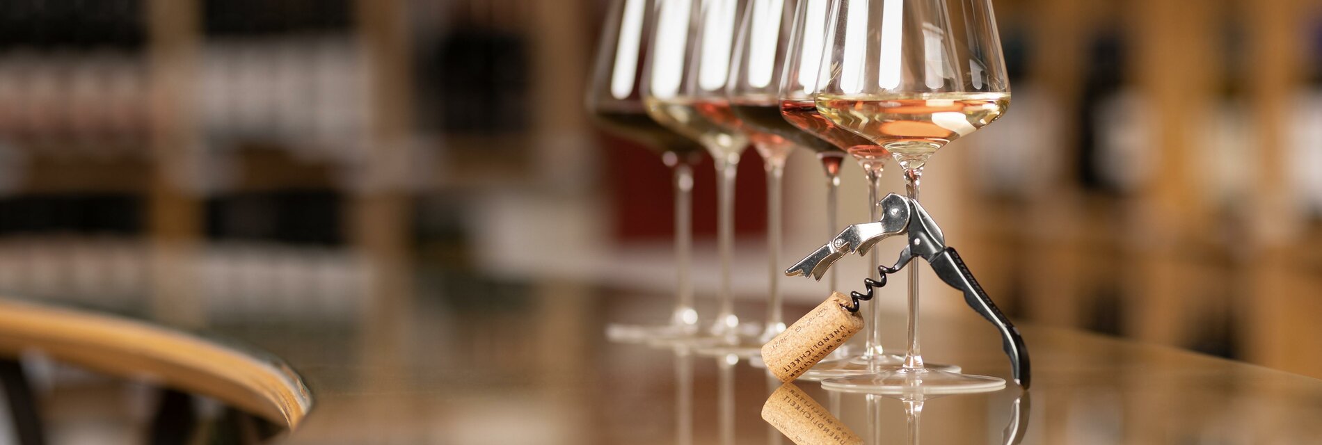 Wine tasting in the vinotheque Steiermark | © Vinothek Steiermark