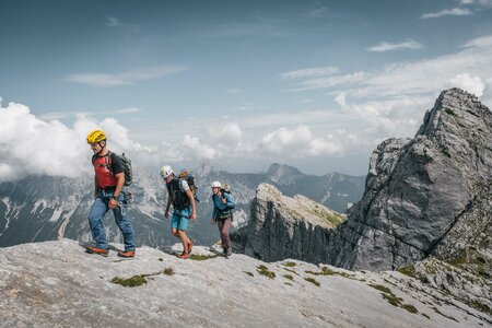 Gipfelglück mit Bergführer Christian Stangl | © Stefan Leitner