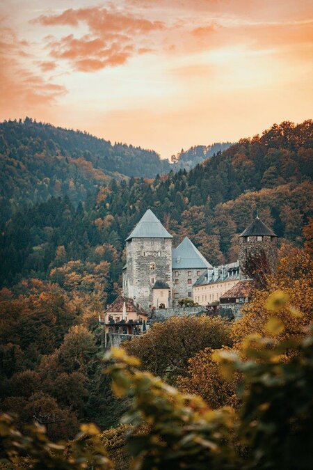 Sonnenuntergang auf der Burg Deutschlandsberg | © Schilcherland Steiermark