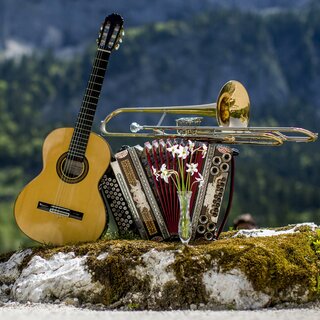 Musikinstrumente am Altausseer See | © TVB Ausseerland - Salzkammergut-Tom Lamm