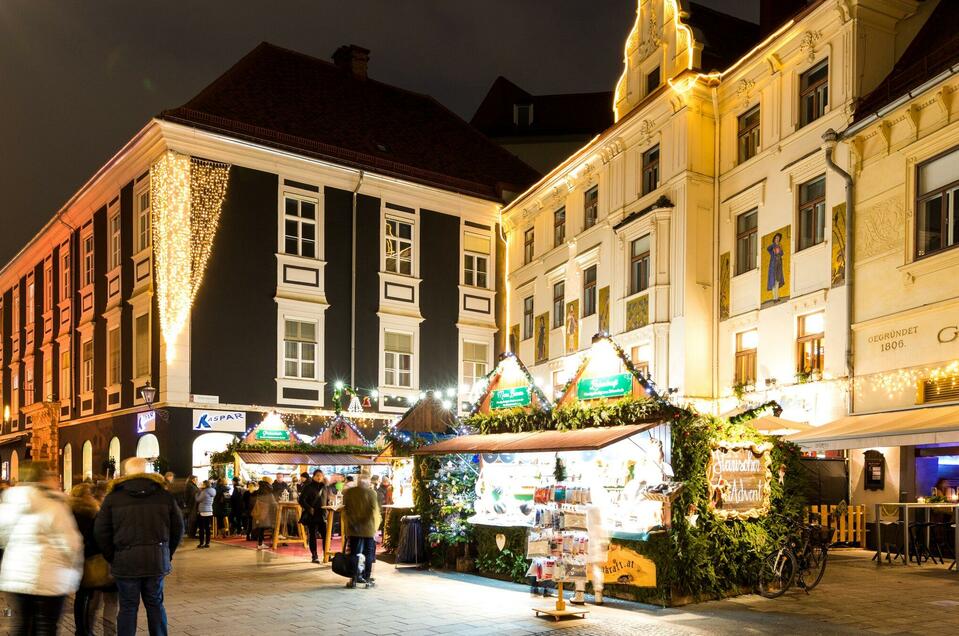 Adventmarkt am Glockenspielplatz | © Graz Tourismus - Harry Schiffer