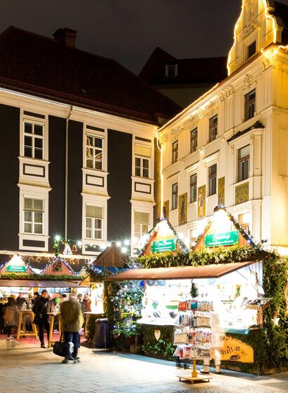 Adventmarkt am Glockenspielplatz | © Graz Tourismus - Harry Schiffer | © Graz Tourismus - Harry Schiffer