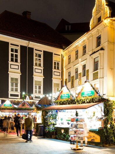 Adventmarkt am Glockenspielplatz | © Graz Tourismus - Harry Schiffer