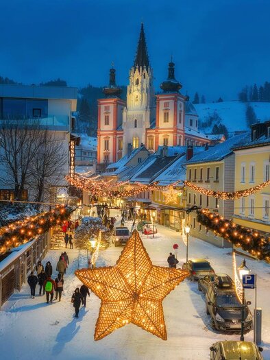 Grazer Straße im Lichterglanz | © Fred Lindmoser