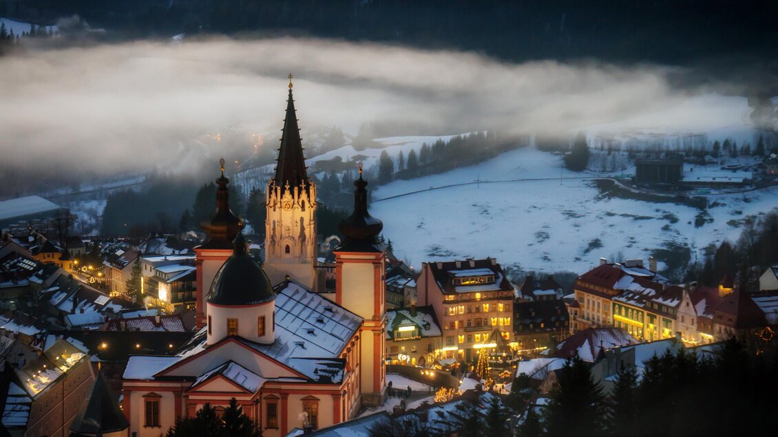 Mariazell im Nebel | © Fred Lindmoser