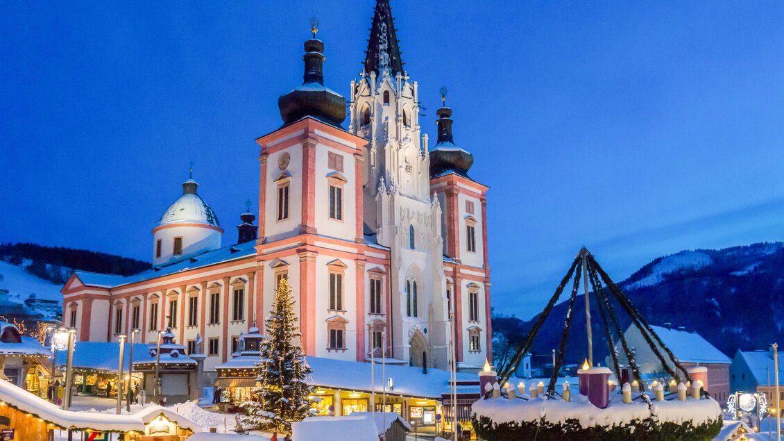 Mariazell im Advent und Schnee | © Fred Lindmoser