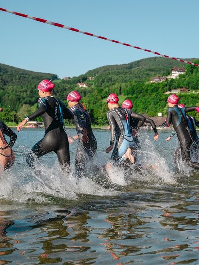 Apfelland Triathlon: Schwimmen im Stubenbergsee. | © OMNi-BiOTiC® POWERTEAM
