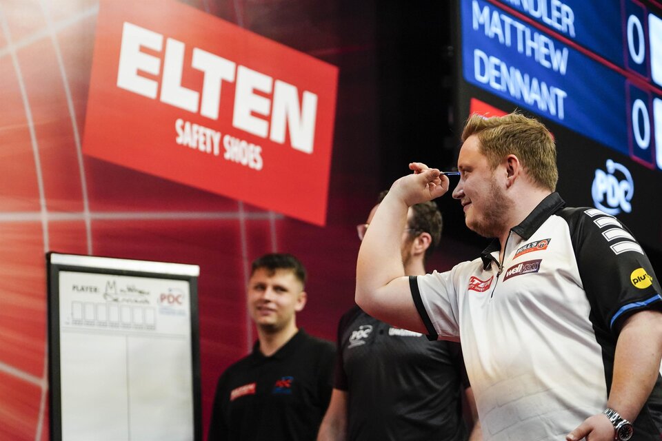 Martin Schindler wirft Pfeil beim PDC Darts-Turnier in Graz. | © PDC Europe