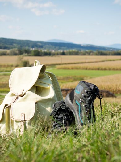 Wandern in der Thermengemeinde Bad Blumau | © Kurkommission Bad Blumau | Jennifer Rath | © Kurkommission Bad Blumau