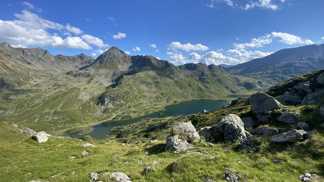Bergpanorama mit den Giglachseen und der Ignaz-Mattis-Hütte. | © Sabine-Artmayr
