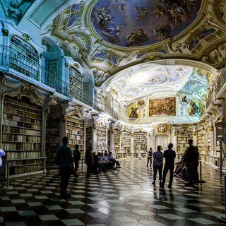 Klosterbibliothek bei Nacht | © Thomas Sattler