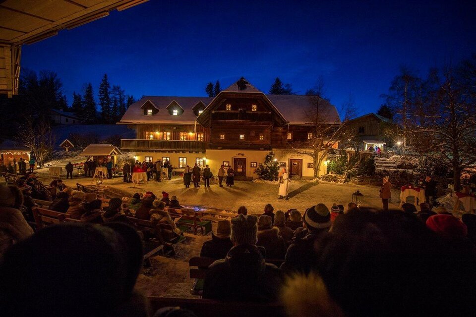 Weihnachtsspiel beim Brandluckner Huab'n Theater | © Naturhotel Bauernhofer