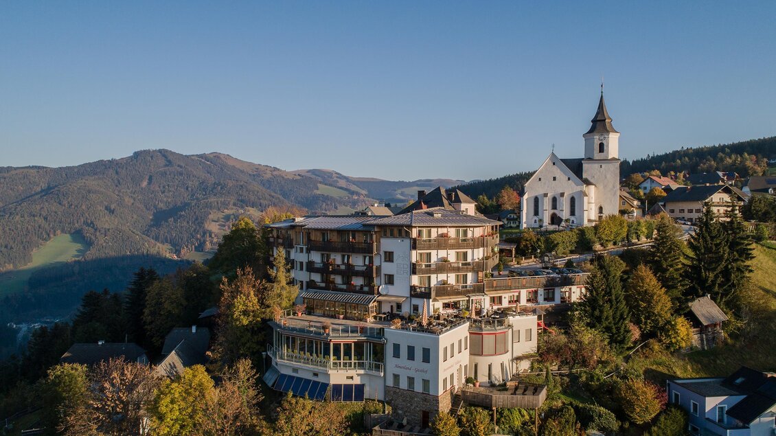 Hausansicht vom Hotel WILDe EDER in St. Kathrein am Offenegg | © Der WILDe EDER