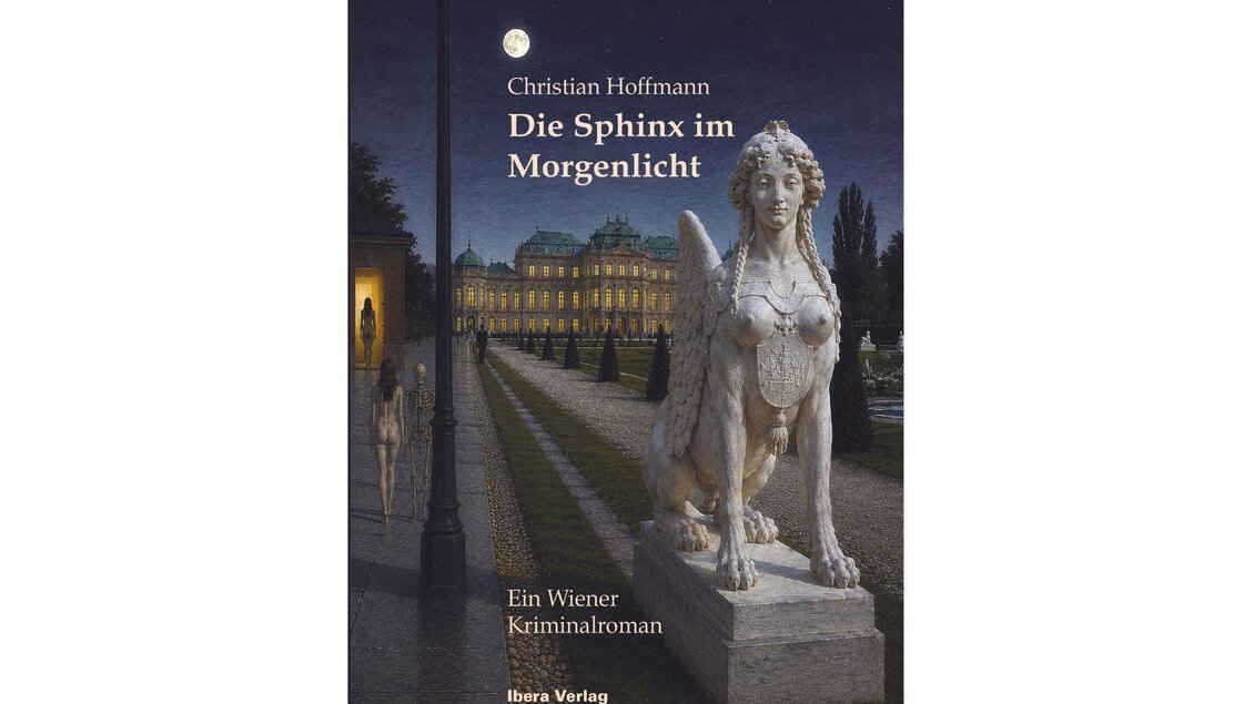 Ein Buchcover mit dem Titel "Die Sphinx im Morgenlicht". Im Hintergrund ist ein historisches Gebäude und eine Statue einer Sphinx zu sehen, umgeben von einem gepflegten Garten. | © Kammerhofmuseum, Bad Aussee