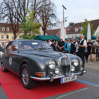 Vintage cars are presented within the framework of the festival | © Tourismusverband Oststeiermark/ KK