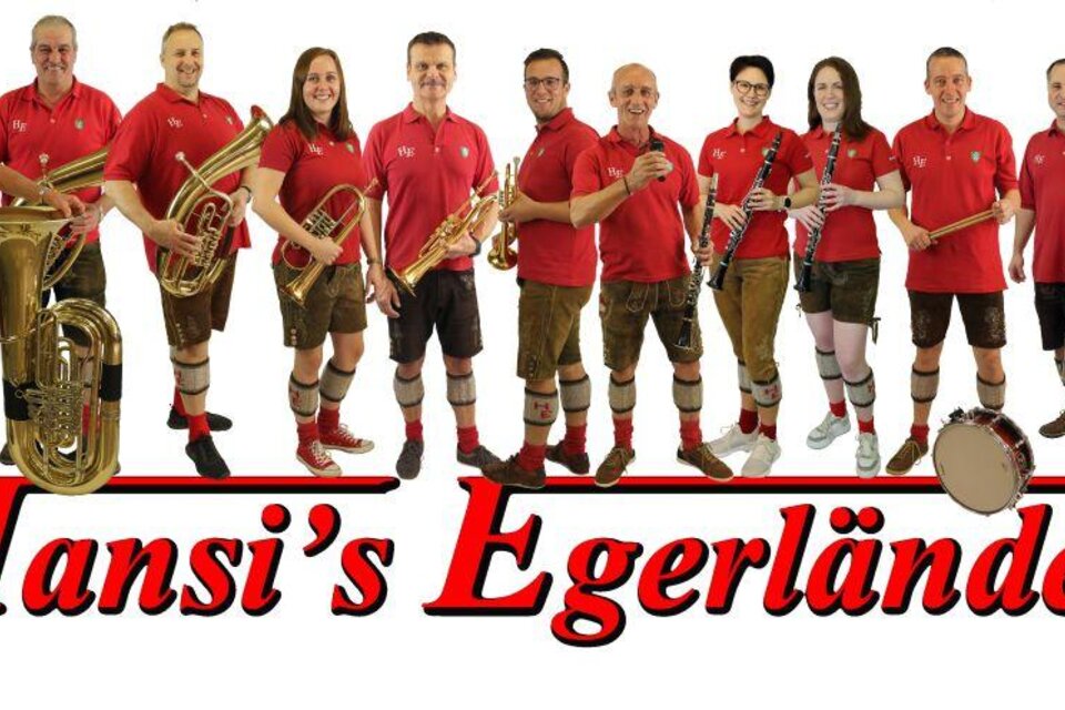 Wenn Blasmusik das Herz berührt und die Stimmung steigt, dann ist es Zeit für echte Volksmusikfreude.

Mit Leidenschaft, Tradition und ganz viel Gefühl bringen Hansi’s Egerländer den unverwechselbaren Klang auf die Bühne. Schwungvolle Polkas, gefühlvolle Walzer und bekannte Melodien laden zum Mitschunkeln, Mitsingen und Genießen ein – ein Klang, der verbindet und Generationen zusammenbringt.

Beim Curkonzert in Bad Gleichenberg wird Musik zum gemeinsamen Erlebnis. Hier wird gelacht, getanzt und das Leben gefeiert – ganz authentisch und mit echter Herzlichkeit.

Klangvolle Tradition.
Lebensfreude, die ansteckt.

Zu schön, um nicht da zu sein. 🎶 | © Hansi's Egerländer
