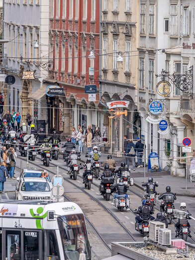 Benefizfahrt am Hauptplatz Graz mit Motorradkorso | © Fellows Ride | © Fellows Ride