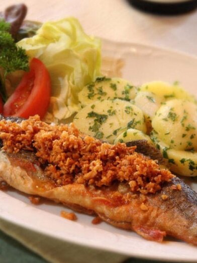 Culinary experiences at the fishing hut by Lake Toplitz | © Syen Andreas | Syen Andreas | © Syen Andreas
