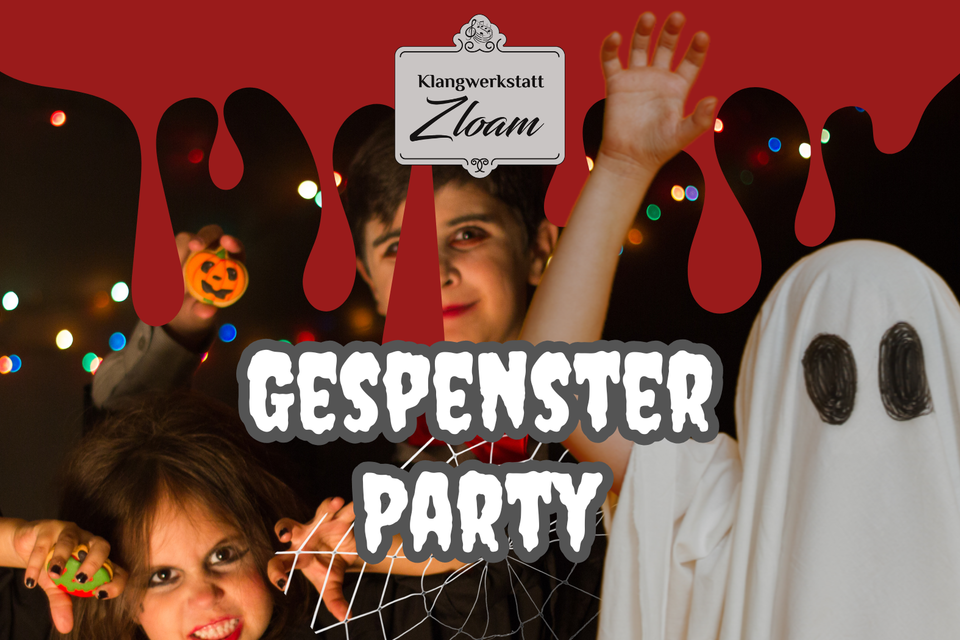 Eine gruselige Halloween-Party mit Kindern in Kostümen. Im Hintergrund leuchten bunte Lichter und ein Spinnennetz hängt dekorativ. | © www.zloam.at
