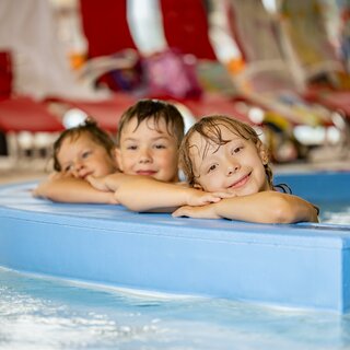 Kinder im Wasser | © H2O-Hoteltherme GmbH - moving Stills