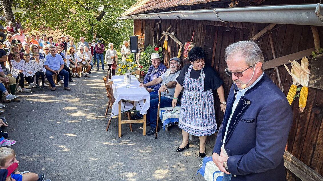 Theaterstück vor vielen begeisterten Zuschauern | © Werner Josef Resch