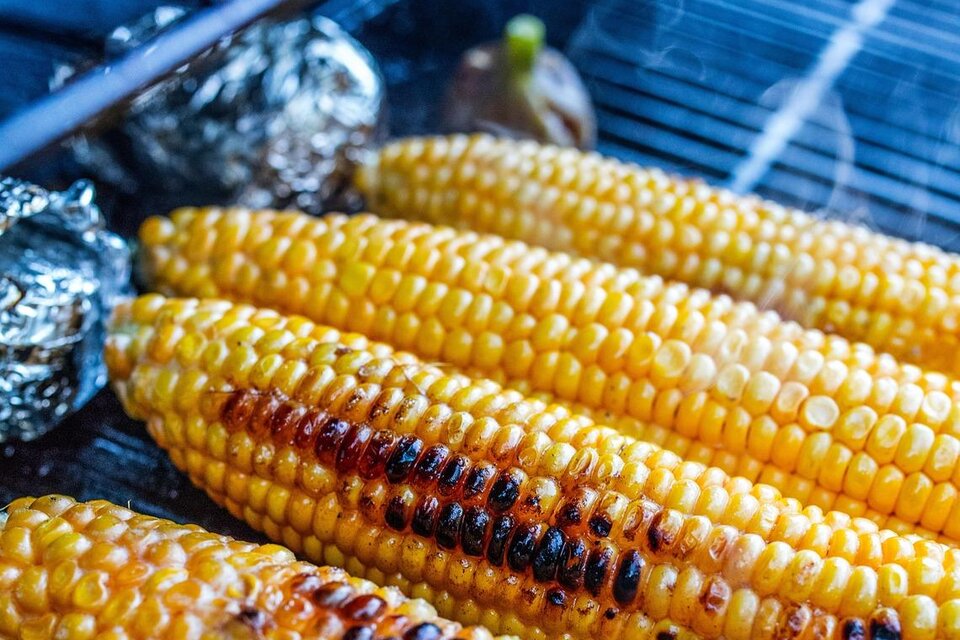 zu sehen ist Mais am Grill. | © Pixabay