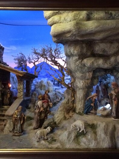 A lovingly handcrafted, illuminated nativity scene with beautiful figures at the Kripperl-Roas in Ischlberg, Bad Aussee. | © Werner Egger