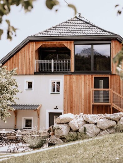 Eine Außenansicht der Hotels Schutzhaus am hohen Camper in Bad Aussee. | © Das Schutzhaus am hohen Camper