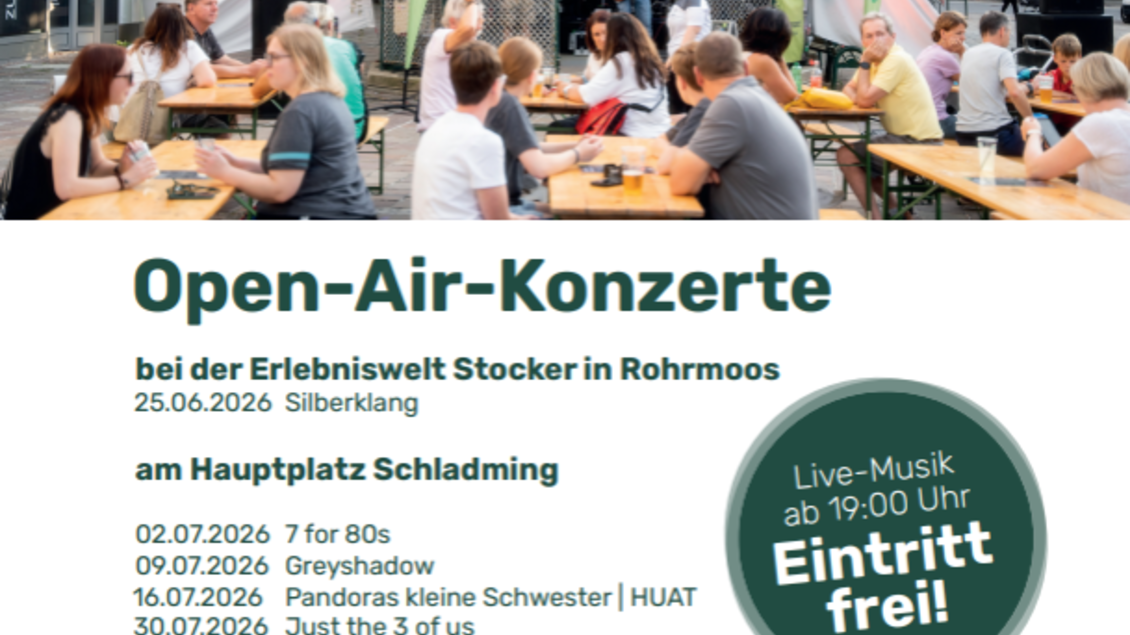Ein Plakat für die Schladming-Dachstein Nights mit Informationen zu Open-Air-Konzerten. Es zeigt fröhliche Menschen, die in einem Biergarten sitzen und Musik genießen. | © TVB SD