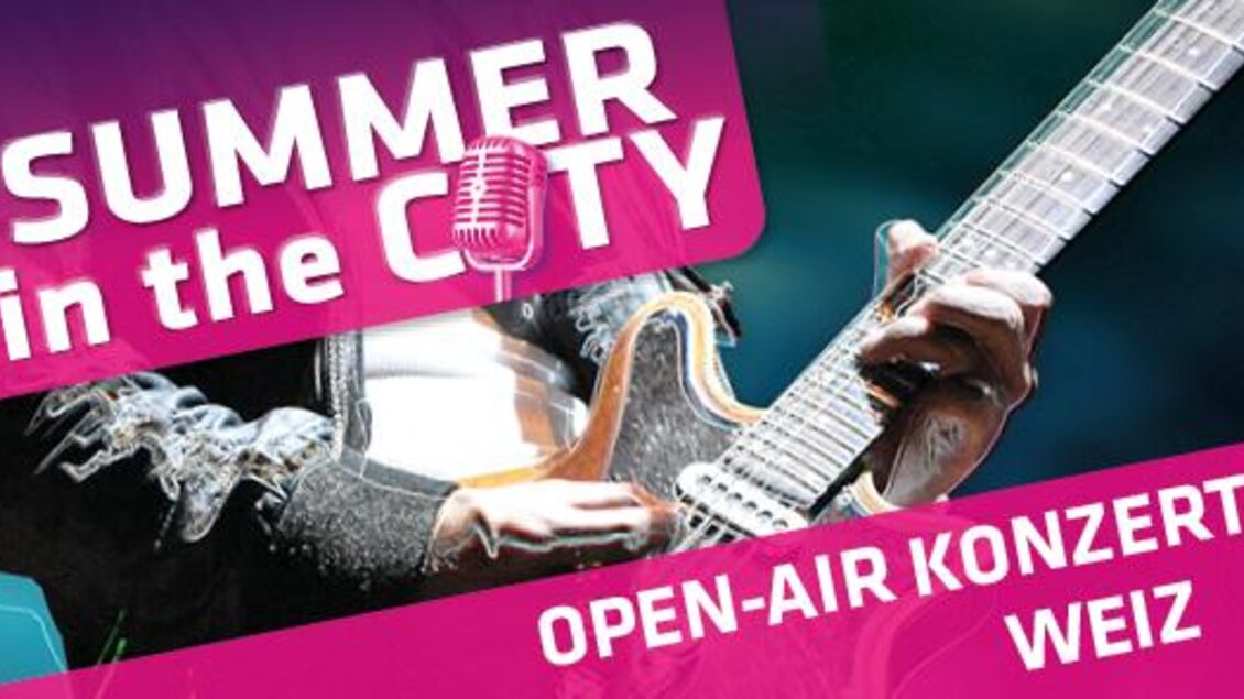 Ein Open-Air Konzert mit einer Gitarre und bunten Lichtern. Der Schriftzug „SUMMER in the CITY“ ist prominent sichtbar.