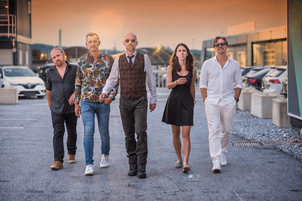 Zu sehen sind die Bandmitglieder von Sunset Drama. | © Sunset Drama