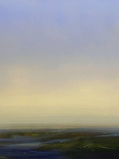 <p>Eine sanfte Landschaft mit einem weiten Himmel in sanften Blau- und Grautönen. Dieses Bild kann in der Galerie Taith in Altaussee bewundert und gekauft werden.</p> | © Taith Contemporary-Lubomir Hnativic