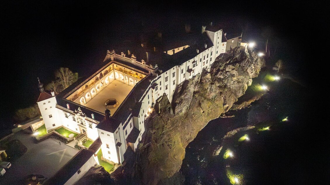 <p>Gartenschloss Herberstein bei Nacht.</p> | © Gartenschloss Herberstein