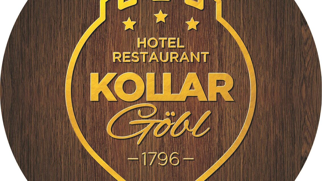 Ein rundes Logo für das Hotel Restaurant Kollar in Göbl. Es zeigt eine goldene Schrift auf einem holzähnlichen Hintergrund mit der Jahreszahl 1796.