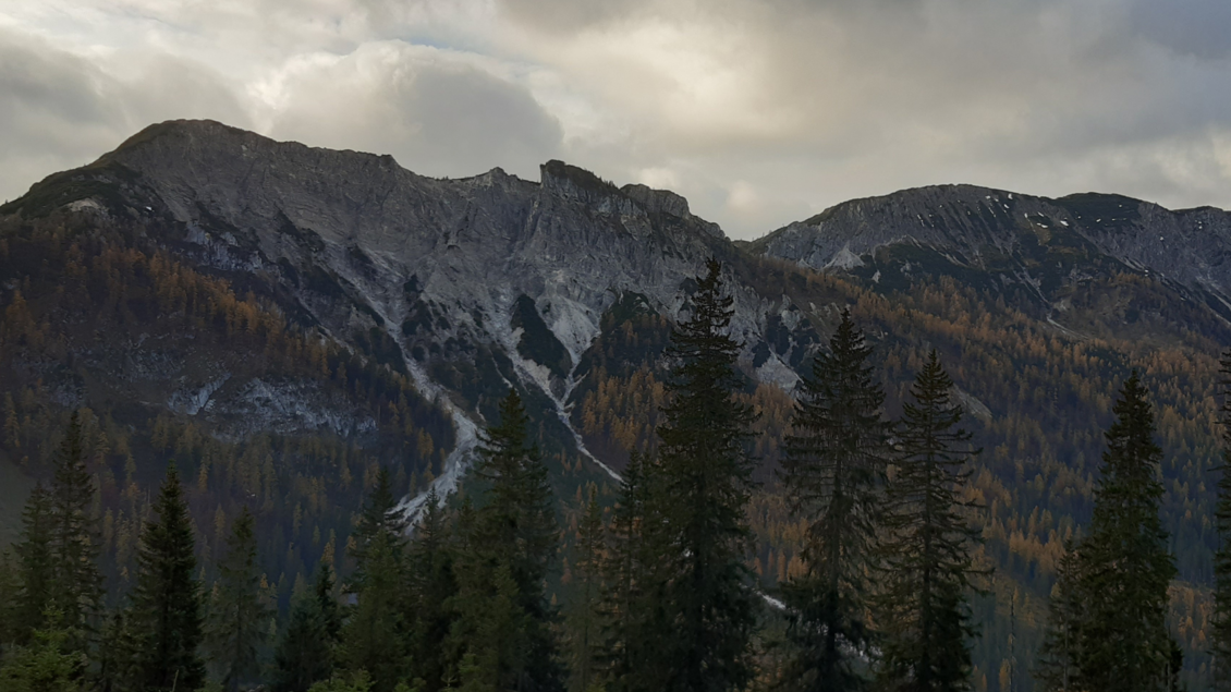 Ob  Sonne oder Wolken, die Ödernalm fasziniert.   | © TVB Ausseerland Salzkammergut_Daniela Casari