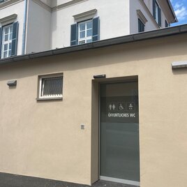 Eingang zum öffentlichen WC in Fehring | © Stadtgemeinde Fehring